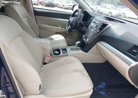 2010 Subaru Outback 2.5I Premium z USA, uszkodzony, nr VIN 4S4BRBCC2A3332971